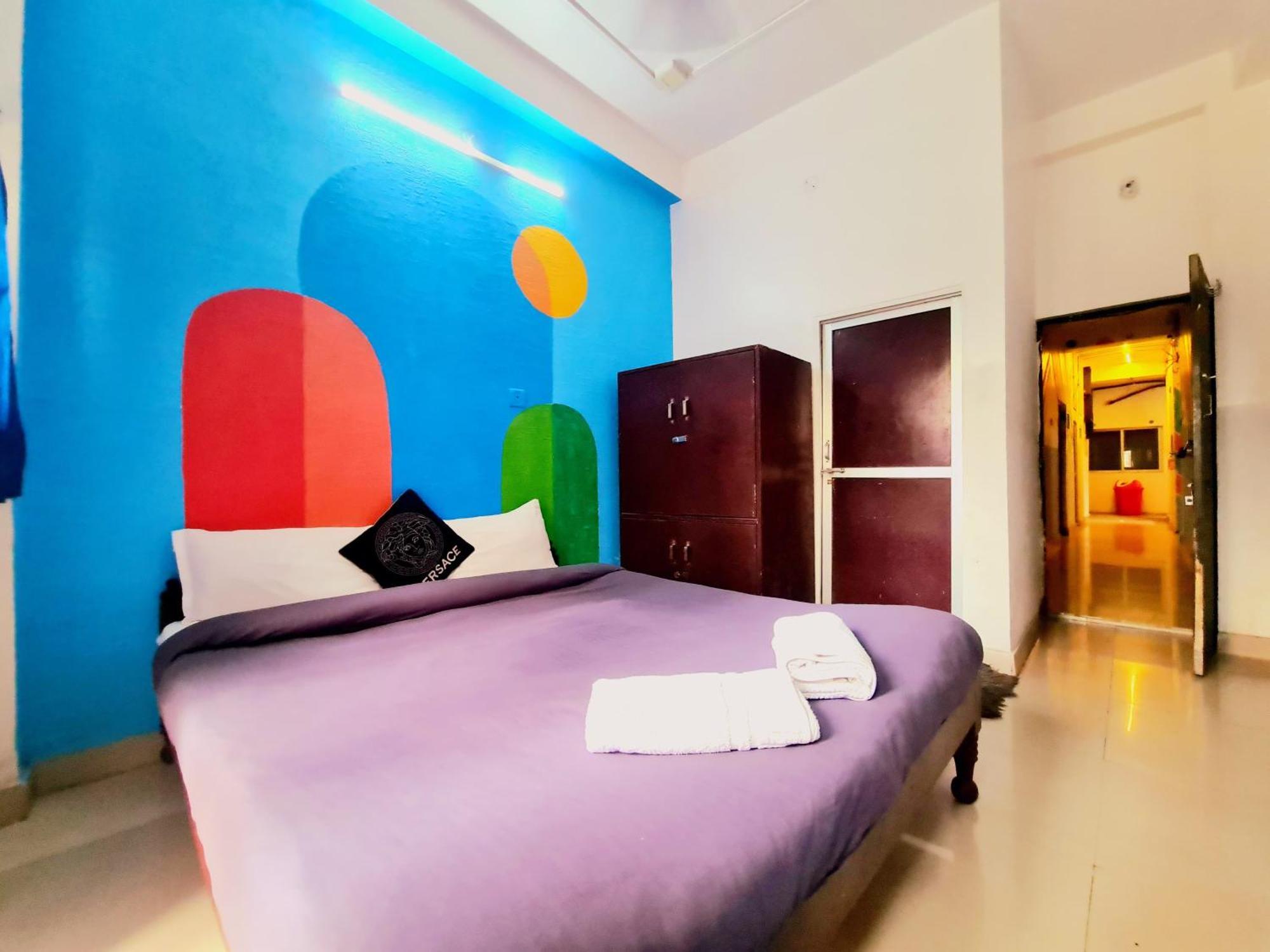 MADSQUAD HOSTEL DORMS & ROOMS, VARANASI **